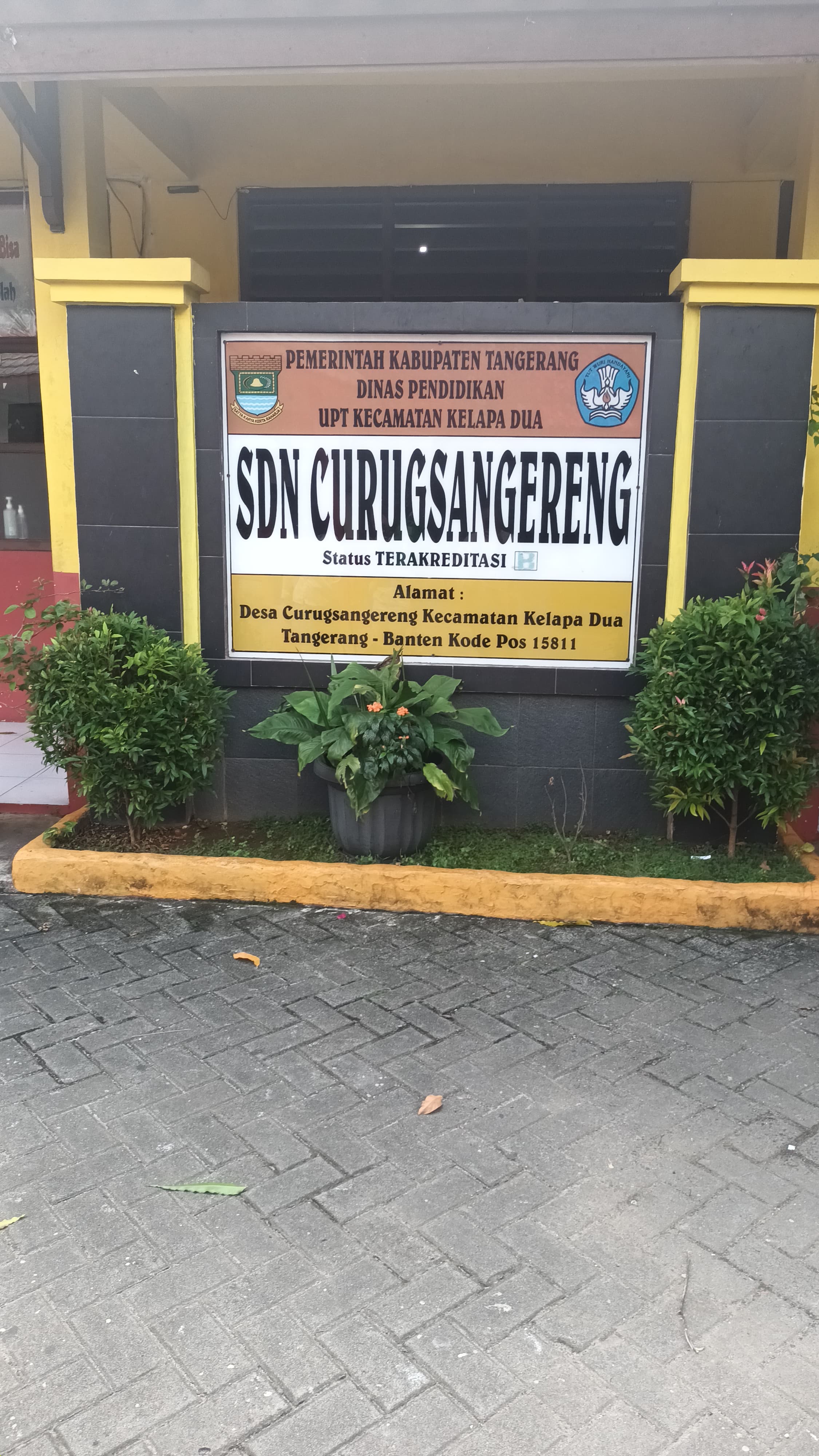 Pembuatan Tong Sampah Pilah